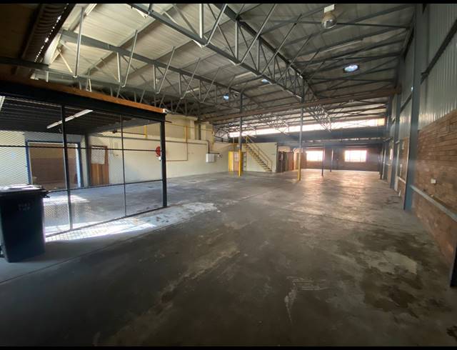 775M² WAREHOUSE TO LET IN ROBERTVILLE